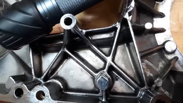 Harley Primary Leaks Oil PT. 1 смотреть онлайн