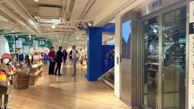 Paris France, Christmas In Paris, Galeries Lafayette - Walking Tour, 4K HDR 60 Fps