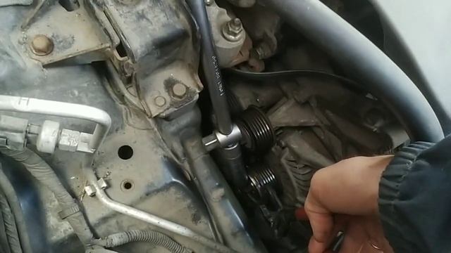 Outlander III. Замена обгонной муфты генератора самостоятельно. смотреть онлайн