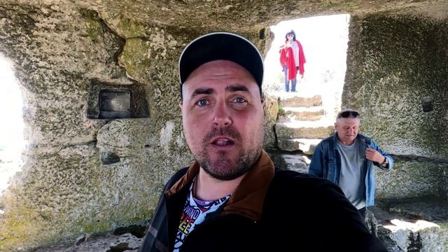 КРЫМ - жара начинается. Люди РАЗДЕВАЮТСЯ и лезут в воду. Самые популярные маршруты БАХЧИСАРАЯ. смотреть онлайн