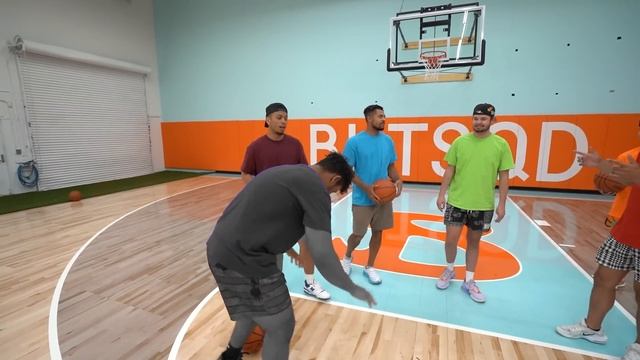 7 Hoopers vs 1 Secret MOLE смотреть онлайн