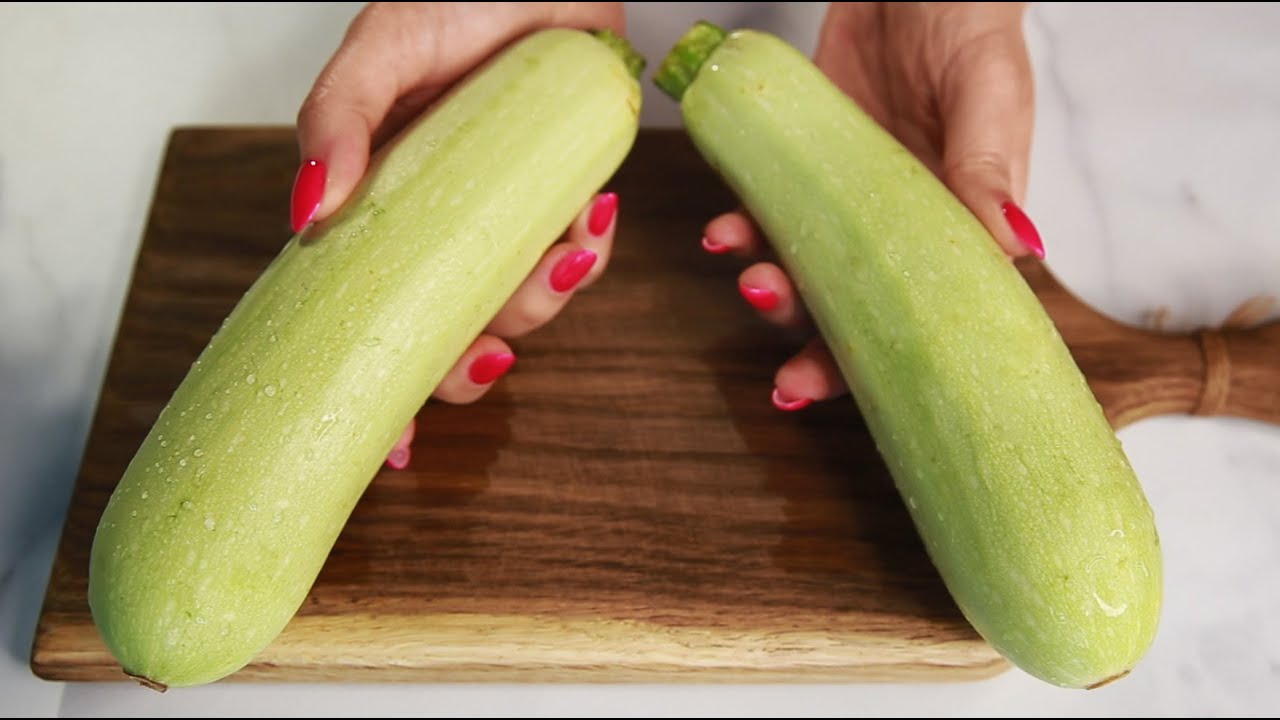 БЫСТРЫЙ и ПРОСТОЙ Рецепт КАБАЧКОВ! Очень вкусный рецепт с КАБАЧКАМИ из 3 ИНГРЕДИЕНТОВ за 10 МИНУТ! смотреть онлайн