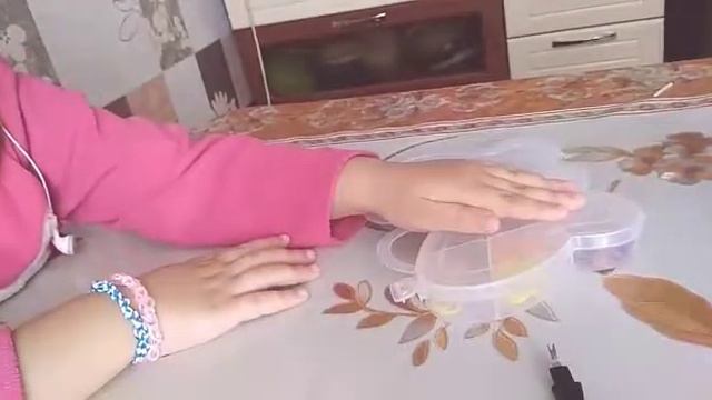 Сделали маникюр!Первый раз. смотреть онлайн