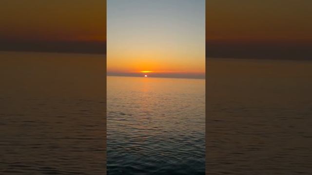 Потрясающий восход Солнца сегодня 22.10.17. Торремолинос Imprecionante salida del Sol hoy in Torrem смотреть онлайн