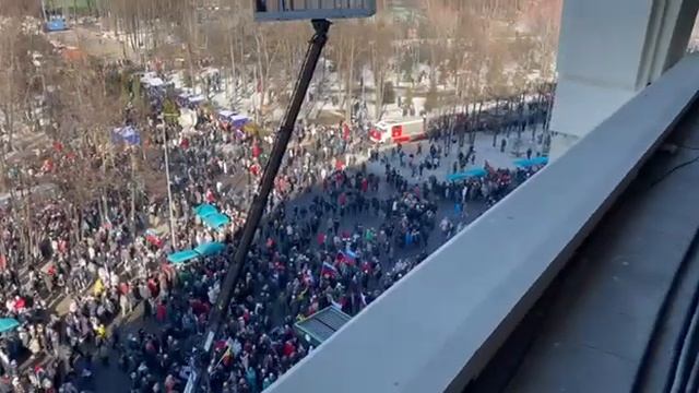 Народ валит из Лужников домой смотреть онлайн
