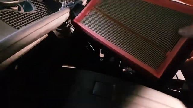 How to: Change Airfilter on a Renault Megane 1.4 TCE *easy* смотреть онлайн