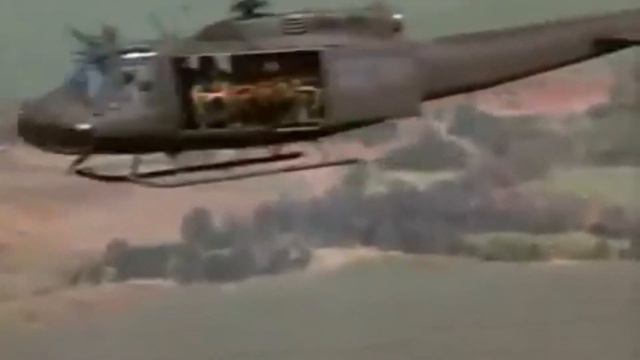 Good Morning Vietnam "Fortunate Son" смотреть онлайн