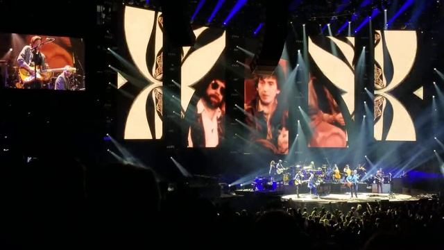 Handle Me with Care - ELO - Oracle Arena - Oakland, CA, 8/2/2018 смотреть онлайн