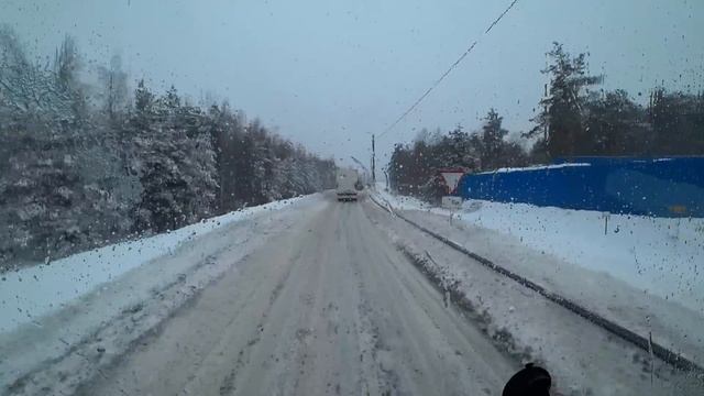 СНЕГОПАД на трассе М7. Коллапс, завалило, не можем выехать со стоянки. Дальнобой по снежной России. смотреть онлайн