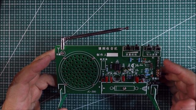 Собираем FM радиоприемник на чипах RDA5807 и TDA2822 смотреть онлайн