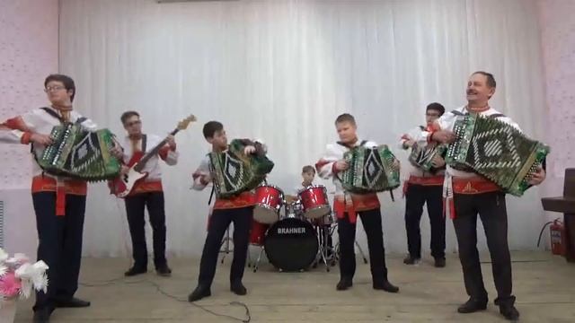 Образцовый детский коллектив ансамбль гармонистов "Ивушка" - Попурри на тему русских народных песен смотреть онлайн