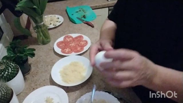 на роботу і з роботи#готую фаршировані яйця і помідорки з тою ж начинкою. смотреть онлайн