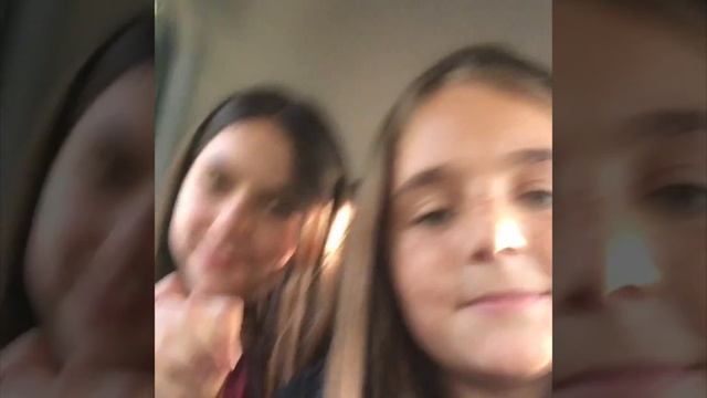Making pizza with Isabella play’s ROBLOX смотреть онлайн
