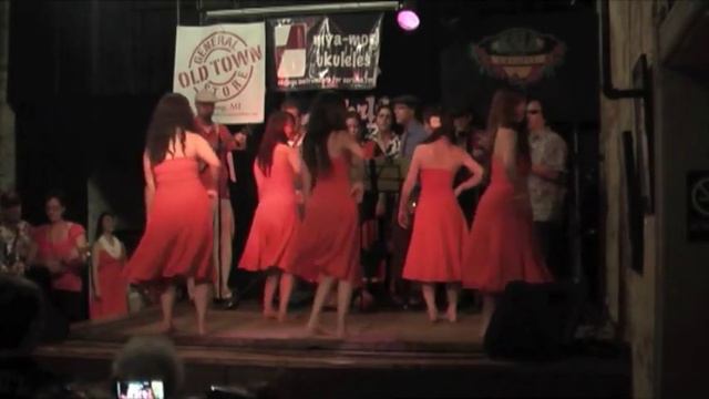 Motor City Ukes "Sophisticated Hula" смотреть онлайн