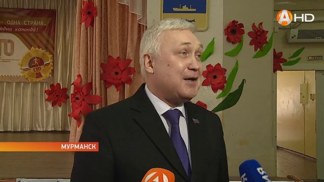 Школьникам вручили значки ГТО смотреть онлайн
