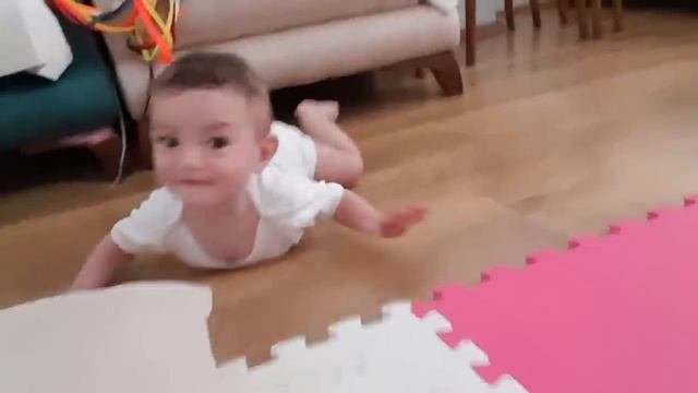 приедет ли ТЁТЯ ? скрытая камера?людям НЕИНТЕРЕСНО ? ПАПА кормит малышей? ИЗМИР ТУРЦИЯ смотреть онлайн