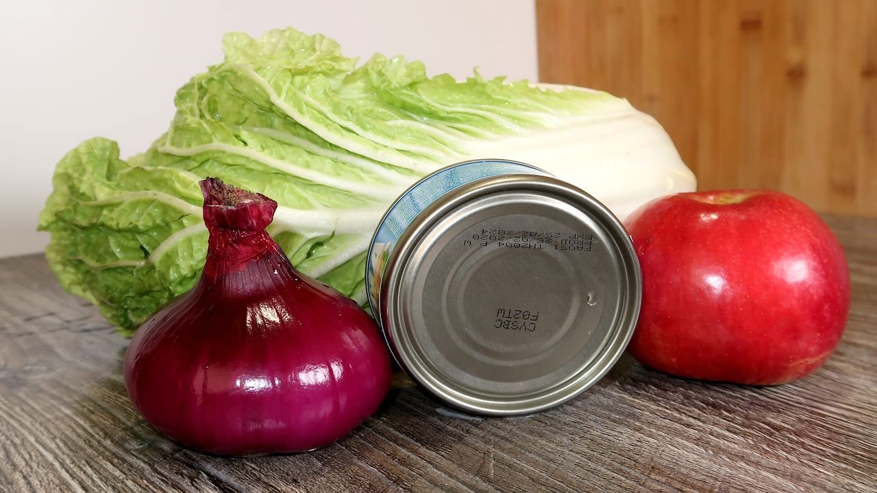 Готовлю два раза в день. Диетический Салат из Капусты всего за 100 рублей..mp4 смотреть онлайн