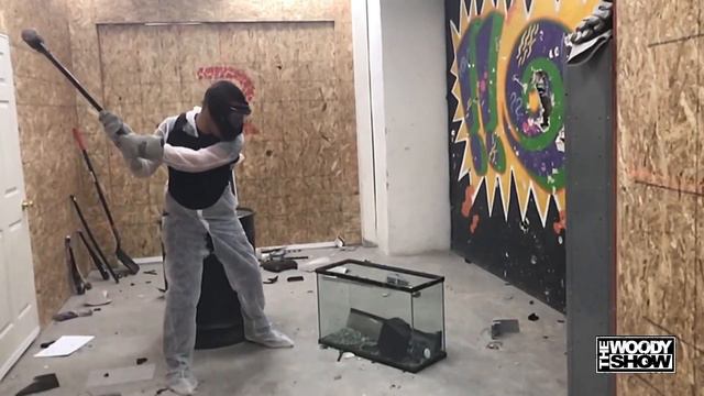 Greg Visits a Rage Room and DESTROYS Stuff смотреть онлайн