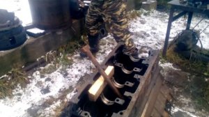 Как выбиваю гильзы двигателя Я М З  238. 101