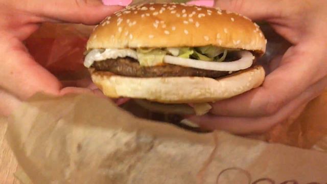 Burger King Whopper unboxing - EU - Hungary смотреть онлайн