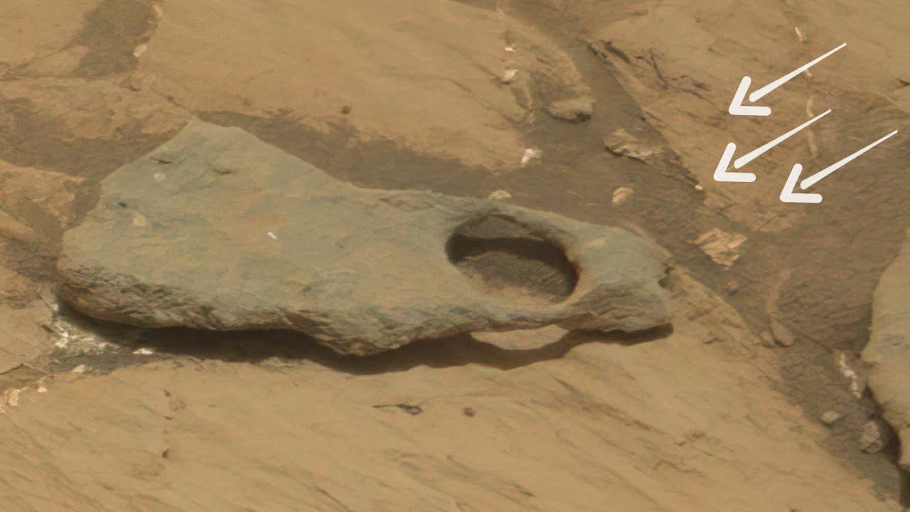 Камни Марса с круглыми отверстиями на фотографиях присланных марсоходом Curiosity смотреть онлайн