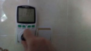 Ваттметр с АлиЭкспресс HiDance для измерения потребления электричества.