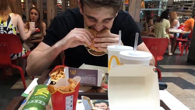 Цифровая иллюзия мира. децл DETSLAKALETRUK пробки,стройка,грязь смотреть онлайн