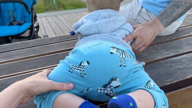 ПОЧЕМУ РЕЖЕ ВЫКЛАДЫВАЕМ ВИДЕО? МНОГО ГУЛЯЕМ. НАШ МАЛЫШ С СИНДРОМОМ ДАУНА НАУЧИЛСЯ САМ СЛЕЗАТЬ. смотреть онлайн