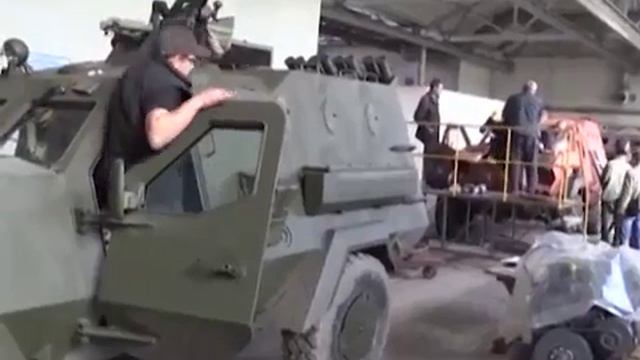 Львовскому бронетанковому заводу требуются новые рабочие. смотреть онлайн