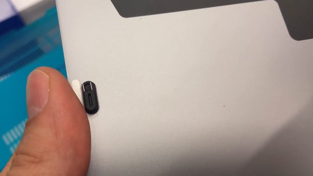 How to remove the back cover - 2017 Macbook Pro смотреть онлайн