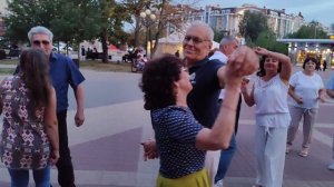 Наденька юбочку в разрез..... 13.09.24.