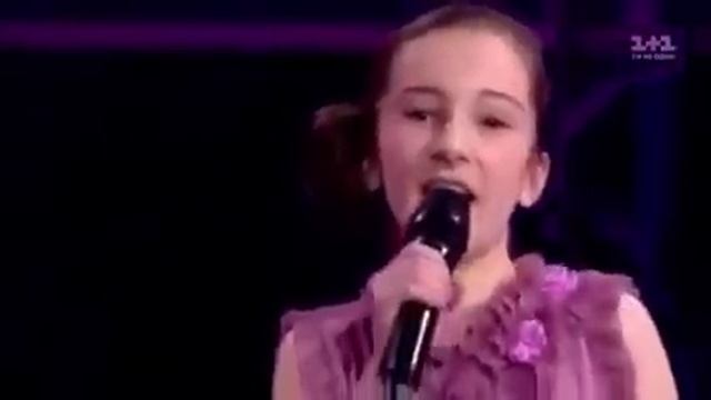 Когда троица маленьких дарований вышла на сцену, судьи еще не знали, ЧТО им предстоит услышать смотреть онлайн