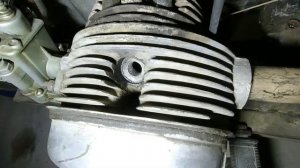 Ремонт свечной резьбы мото Урал, не снимая головки!