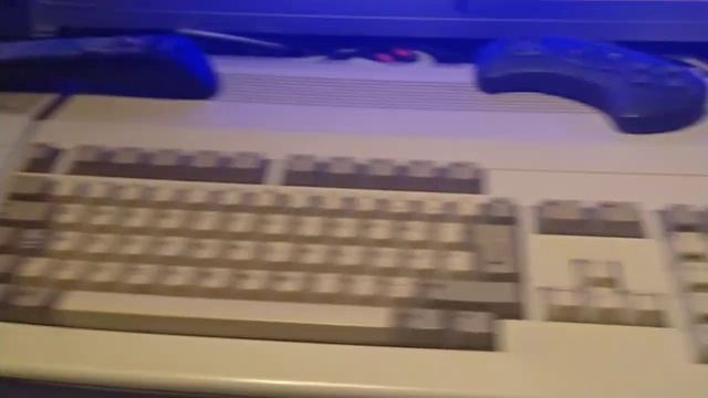 Amiga 500 KCS Power PC and Moon patrol DOS game смотреть онлайн