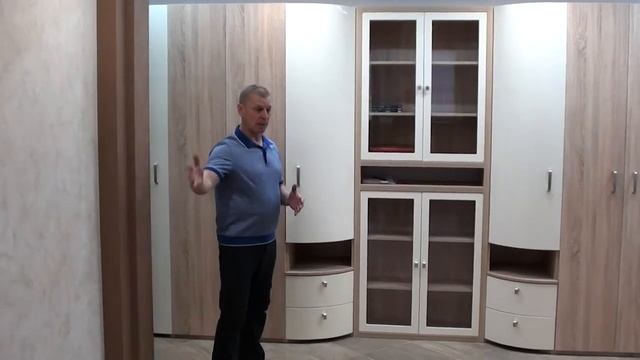 Стильная прихожая с библиотечной зоной смотреть онлайн