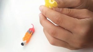 Плетение Карандаша из резинок на рогатке