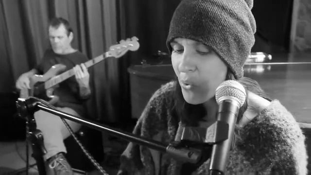 The Killers - Somebody Told Me Cover (By Katya Beresnikow) смотреть онлайн