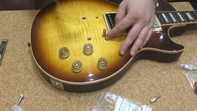 Installing Faber hardware on Gibson Les Paul смотреть онлайн