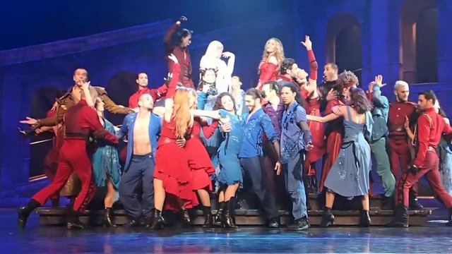 Roméo et Juliette 2018 Apr10 dernière curtain call - Nuno Resende as Mercutio смотреть онлайн