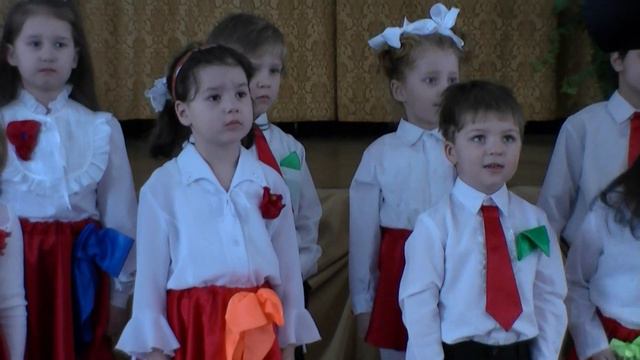 Андрюша поет!)) Хор "Музыкальная радуга смотреть онлайн