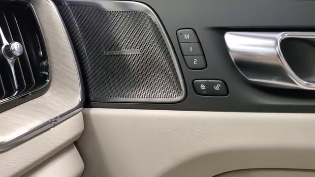 2021 Volvo XC60 M1814161 смотреть онлайн