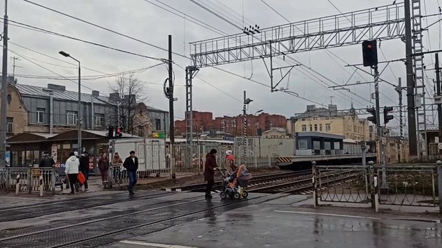 Электровоз ВЛ10У (РЖД) с вагоном-дефектоскопом. Проезжает о.п. Удельная! В реальном времени! смотреть онлайн