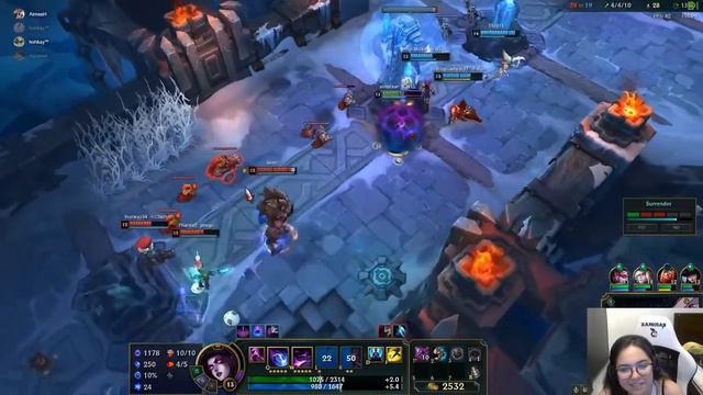 Pro League Player in the Making (Aimeeee 18) смотреть онлайн