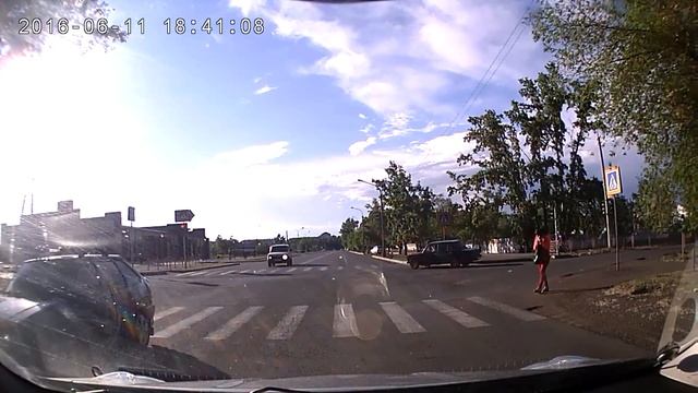 Пешеход перепутала правила? смотреть онлайн