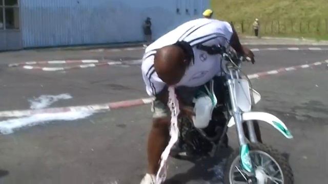 Milk Race - Mind The Gap смотреть онлайн