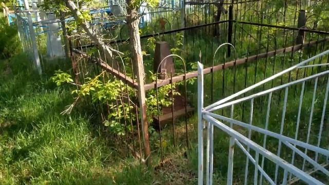 Кладбищенские прогулки. Самарское кладбище. Могила Святого Уара. смотреть онлайн