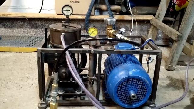 Компрессор ВД Зил-130. Забивка баллона с 200 до 300 bar. смотреть онлайн