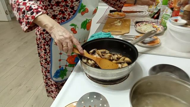 Паста в Грибном сметанном Соусе!! Вкусно,,, 🍲🫕🍜🍅🧅🧄канал, Жизнь прекрасна! смотреть онлайн