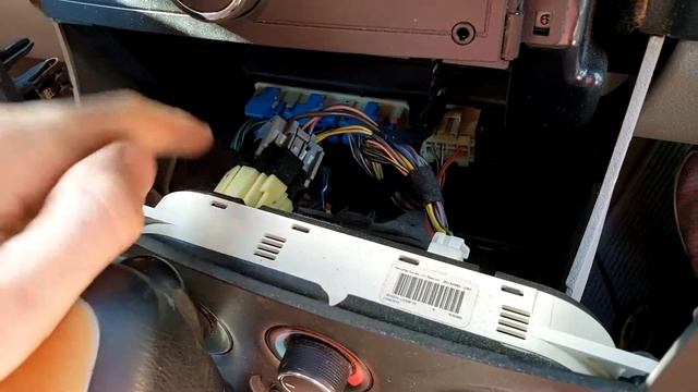 Saturn Vue - Car Stereo Removal and Installation - Easy and Fast! смотреть онлайн