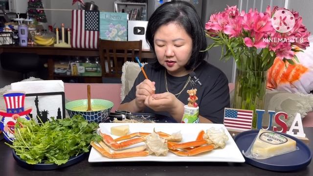 КОРОЛЕВСКИЙ Мукбанг! Огромный КРАБ, Ем Такое ВПЕРВЫЕ! Суп Броколи Чедар, Сыр ПАРМЕЗАН и Много ЗЕЛЕН